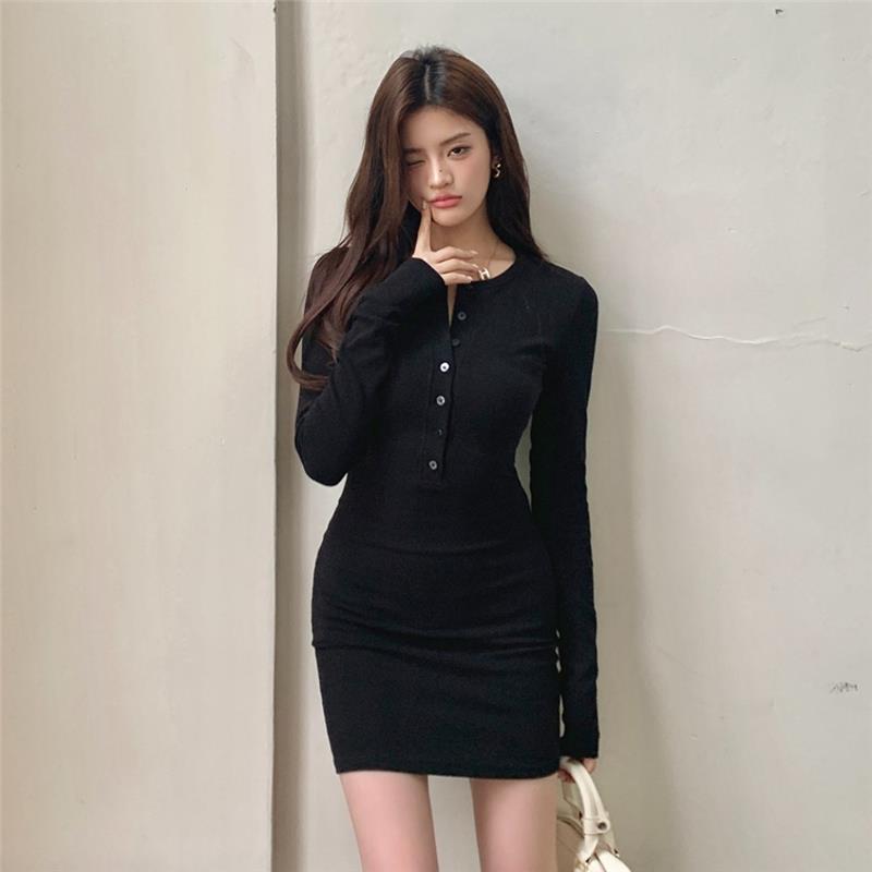 实拍2025春装新款设计感排扣长袖修身连衣裙女打底显瘦短裙包臀裙